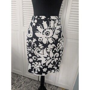 Talbots Pencil Skirt Women's 4 Black White Floral Textured Classic Career Vacay